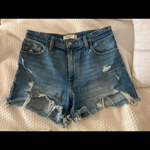 Abercrombie 4 inch Mom Jean Shorts